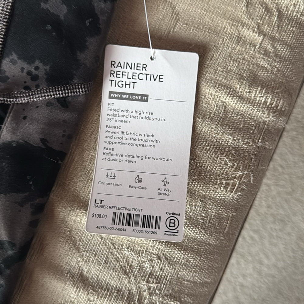 Athleta tight Rainier Reflective Tight - Picture 3 of 5